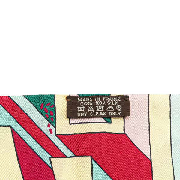 エルメス ツイリー ON A SUMMER DAY オン ア サマーデイ スカーフ ピンク グリーン マルチカラー シルク レディース HERMES 【中古】