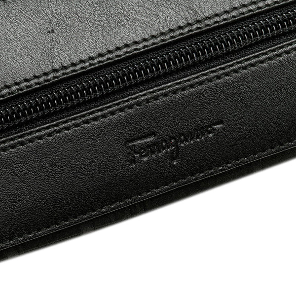 サルヴァトーレフェラガモ ロゴ ポーチ ブラック ナイロン レザー レディース Salvatore Ferragamo 【中古】