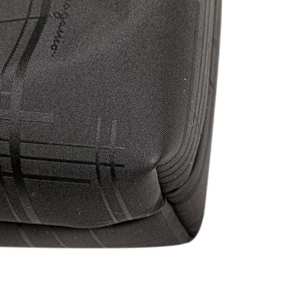 サルヴァトーレフェラガモ ロゴ ポーチ ブラック ナイロン レザー レディース Salvatore Ferragamo 【中古】