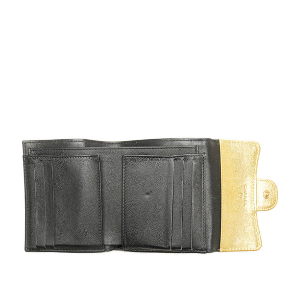 シャネル ココマーク クロコ型押し 二つ折り財布 フラップウォレット ゴールド レザー レディース CHANEL 【中古】
