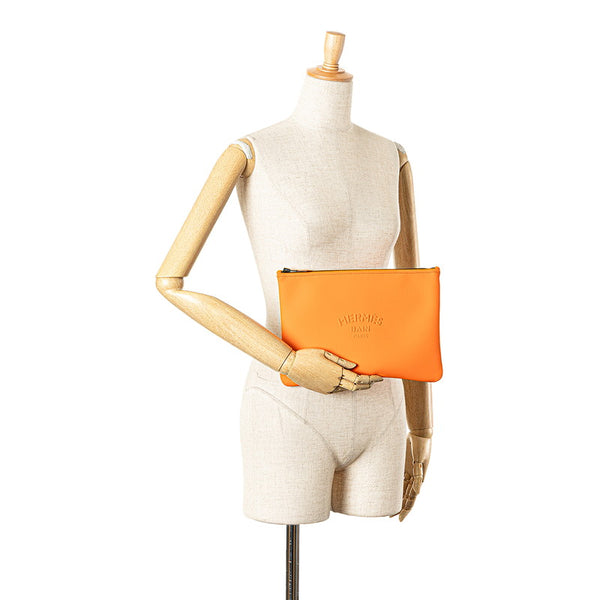 エルメス トゥルースフラット ネオバンMM クラッチバッグ セカンドバッグ ポーチ オレンジ ポリアミド/エラスタン レディース HERMES 【中古】