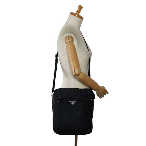 プラダ 三角ロゴプレート 斜め掛け ショルダーバッグ BT0168 ブラック ナイロン レディース PRADA 【中古】