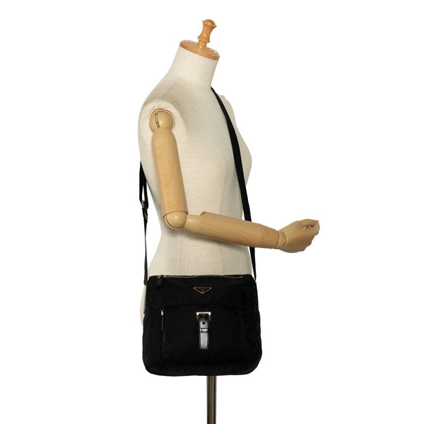 プラダ 三角ロゴプレート 斜め掛け ショルダーバッグ ブラック ナイロン レザー レディース PRADA 【中古】