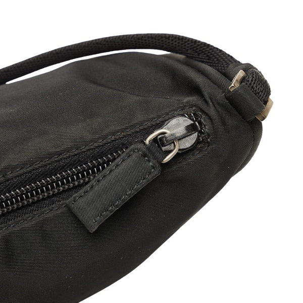 プラダ 三角ロゴプレート ポーチ ミニハンドバッグ ブラック ナイロン レディース PRADA 【中古】
