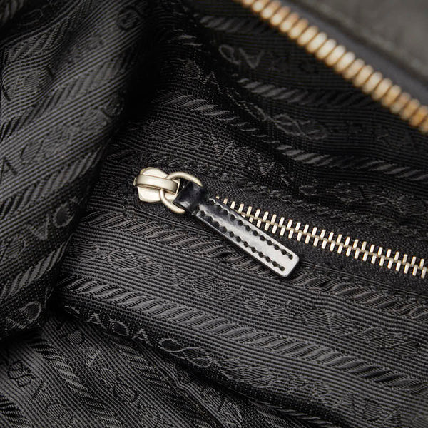 プラダ 三角ロゴプレート ワンショルダーバッグ ブラック ナイロン レザー レディース PRADA 【中古】