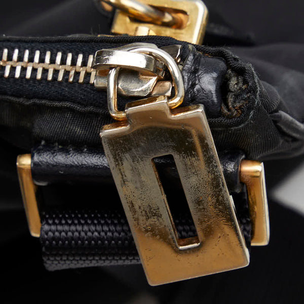 プラダ 三角ロゴプレート テスート 斜め掛け ショルダーバッグ BT0220 ブラック ナイロン レディース PRADA 【中古】