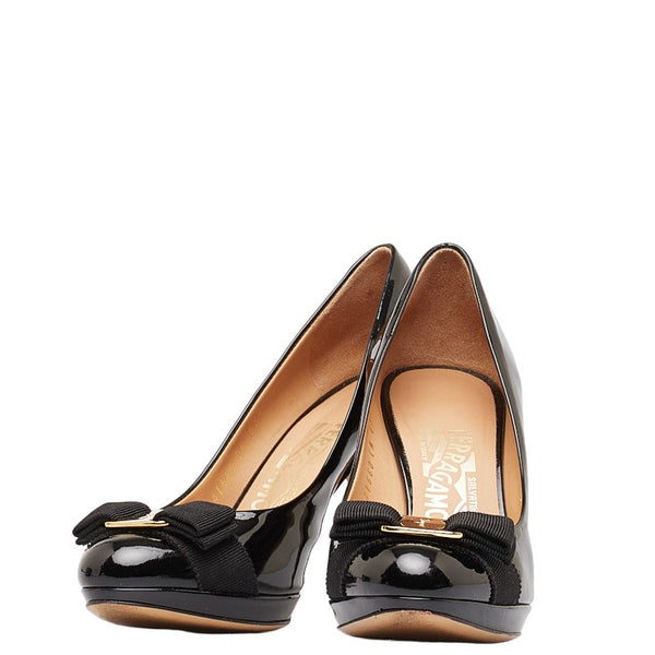 サルヴァトーレフェラガモ ヴァラリボン サイズ：6D ブラック エナメル レディース Salvatore Ferragamo 【中古】