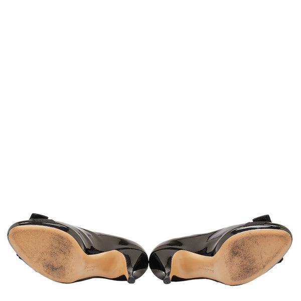 サルヴァトーレフェラガモ ヴァラリボン サイズ：6D ブラック エナメル レディース Salvatore Ferragamo 【中古】