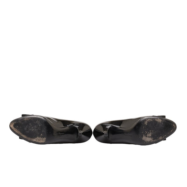 サルヴァトーレフェラガモ ヴァラリボン サイズ：6D ブラック シルバー エナメル レディース Salvatore Ferragamo 【中古】