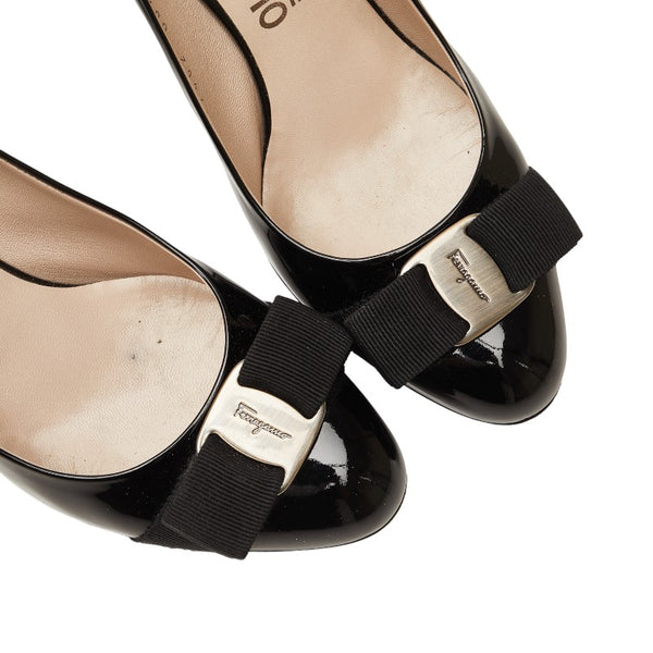 サルヴァトーレフェラガモ ヴァラリボン サイズ：6D ブラック シルバー エナメル レディース Salvatore Ferragamo 【中古】