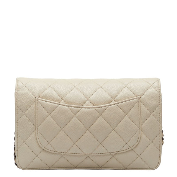 シャネル マトラッセ2.55 シングルフラップ 長財布 チェーンウォレット ホワイト キャビアスキン レディース CHANEL 【中古】
