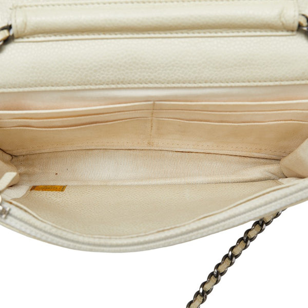 シャネル マトラッセ2.55 シングルフラップ 長財布 チェーンウォレット ホワイト キャビアスキン レディース CHANEL 【中古】