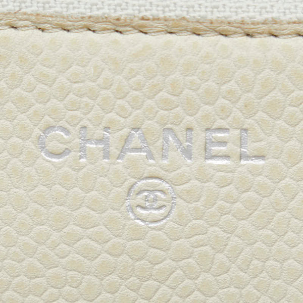 シャネル マトラッセ2.55 シングルフラップ 長財布 チェーンウォレット ホワイト キャビアスキン レディース CHANEL 【中古】