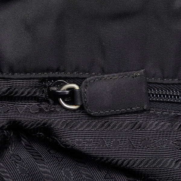 プラダ 三角ロゴプレート ハンドバッグ ブラック ナイロン レディース PRADA 【中古】