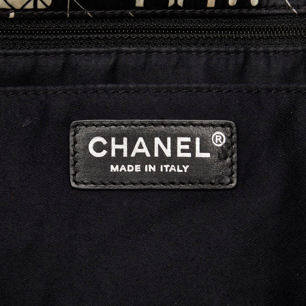 シャネル エアライン チェーン ショルダーバッグ ブラック ホワイト シルバー ナイロン レディース CHANEL 【中古】