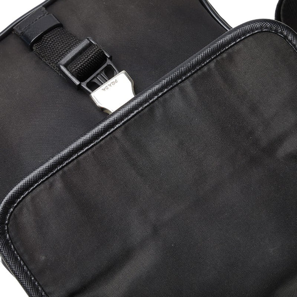 プラダ 三角ロゴプレート 斜め掛けショルダーバッグ ブラック ナイロン レザー レディース PRADA 【中古】