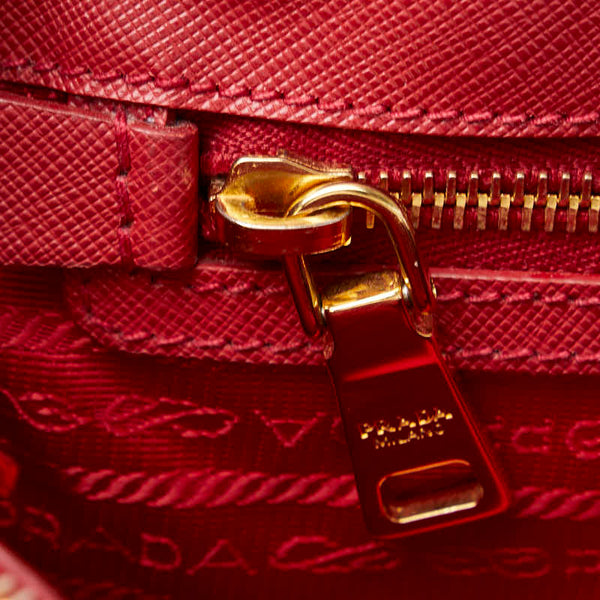 プラダ サフィアーノ 三角ロゴプレート ハンドバッグ ショルダーバッグ 2WAY レッド レザー レディース PRADA 【中古】