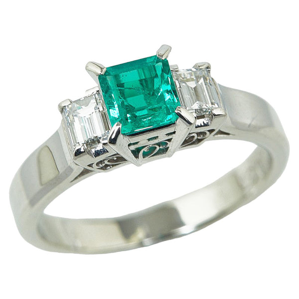 Pt900 プラチナ エメラルド0.50 ダイヤ0.37ct リング 指輪 レディース 10.5号 【中古】