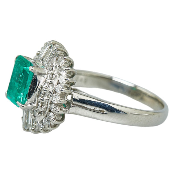 Pt900 プラチナ エメラルド0.84ct ダイヤ0.49ct リング 指輪 レディース 9号 【中古】