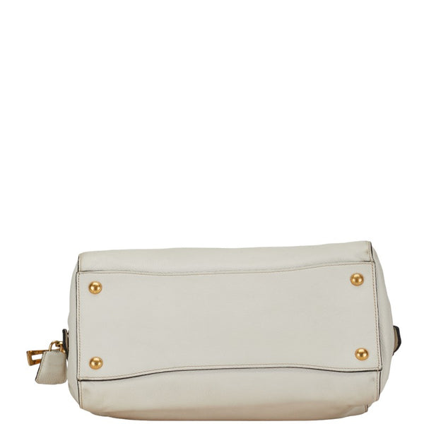 プラダ 三角ロゴプレート トートバッグ ホワイト レザー レディース PRADA 【中古】