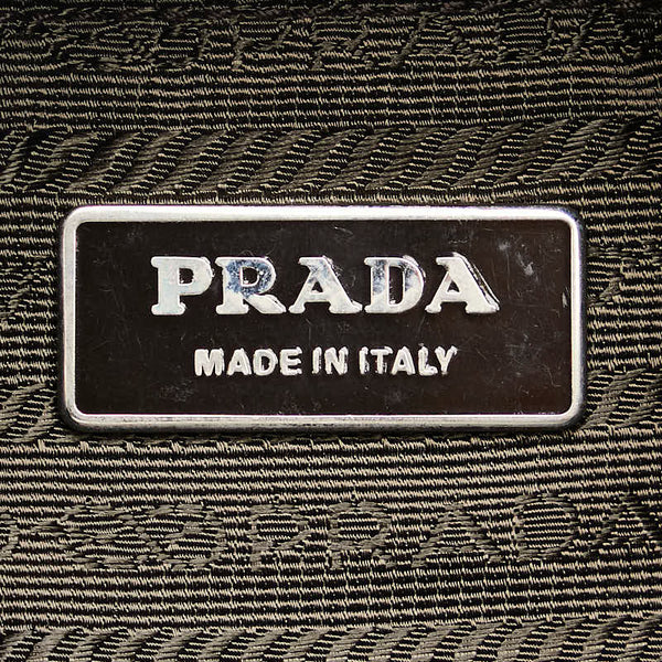 プラダ 三角ロゴプレート ショルダーバッグ カーキグリーン ナイロン レディース PRADA 【中古】