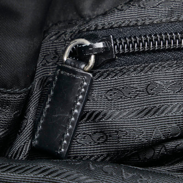 プラダ 三角ロゴプレート テスート リュック バックパック ブラック ナイロン レザー レディース PRADA 【中古】