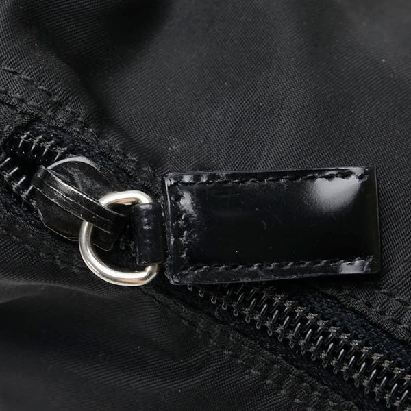 プラダ 三角ロゴプレート ポーチ ブラック ナイロン レザー レディース PRADA 【中古】