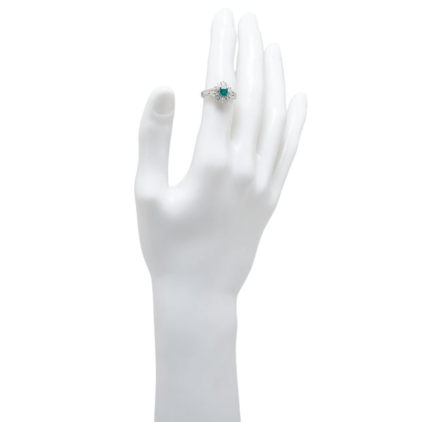 Pt900 プラチナ エメラルド0.33ct ダイヤ0.33ct リング 指輪 レディース 14号 【中古】