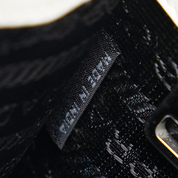 プラダ サフィアーノ スライドロック チェーン ショルダーバッグ 1BD034 ホワイト レザー レディース PRADA 【中古】