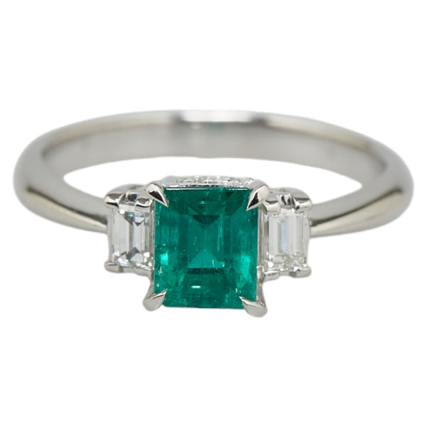 Pt900 プラチナ エメラルド0.82ct ダイヤ0.33ct リング 指輪 レディース 12号 【中古】