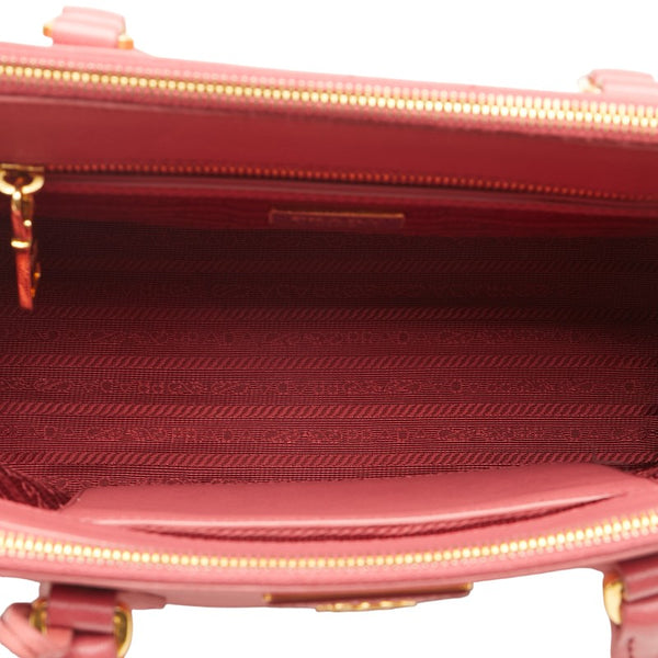 プラダ 三角ロゴプレート サフィアーノ ハンドバッグ ショルダーバッグ 2WAY ピンク レザー レディース PRADA 【中古】