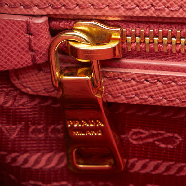 プラダ 三角ロゴプレート サフィアーノ ハンドバッグ ショルダーバッグ 2WAY ピンク レザー レディース PRADA 【中古】