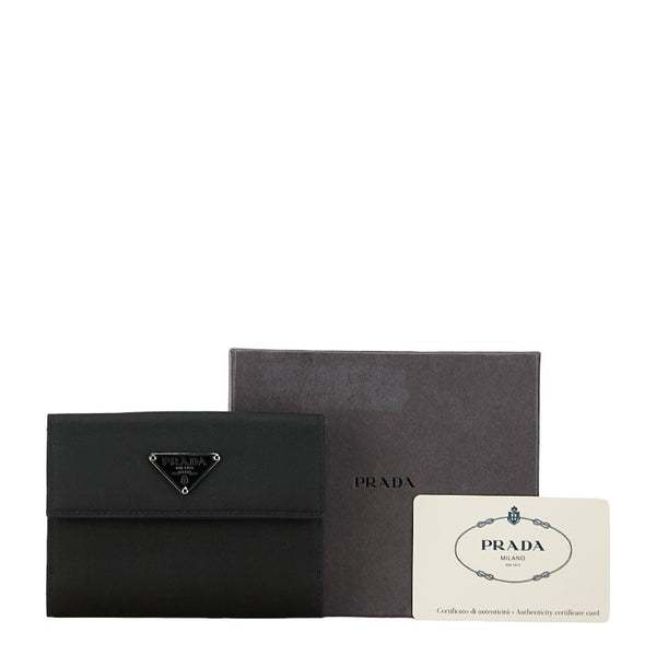 プラダ 三角ロゴプレート 二つ折り財布 ブラック ナイロン レザー レディース PRADA 【中古】