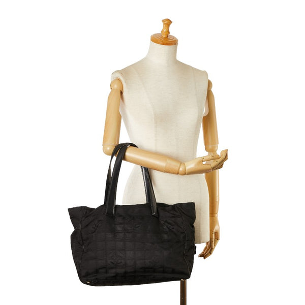 シャネル ニュートラベルライン トートMM トートバッグ A15991　 ブラック ナイロン レザー レディース CHANEL 【中古】