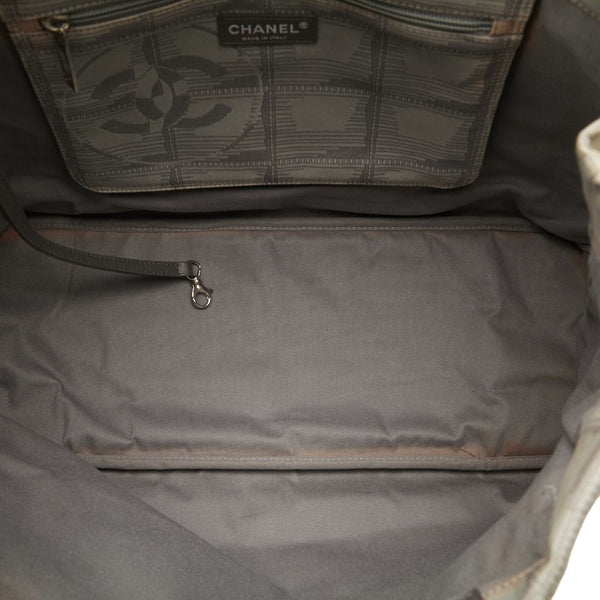 シャネル ココマーク ニュートラベルライン トートバッグ ハンドバッグ グレー ナイロン レザー レディース CHANEL 【中古】