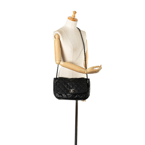 シャネル マトラッセ ココマーク シルバ金具 チェーン ショルダーバッグ ブラック ラムスキン レディース CHANEL 【中古】