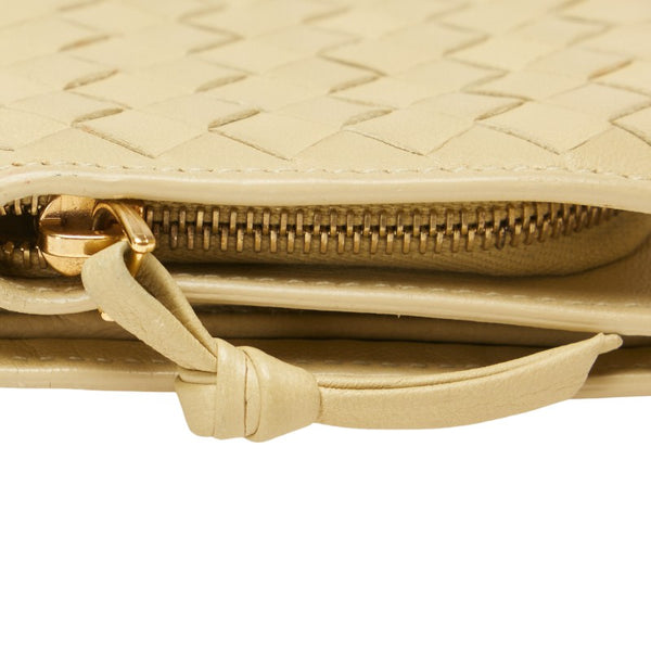 ボッテガヴェネタ イントレチャート 二つ折り財布 ベージュ レザー レディース BOTTEGAVENETA 【中古】