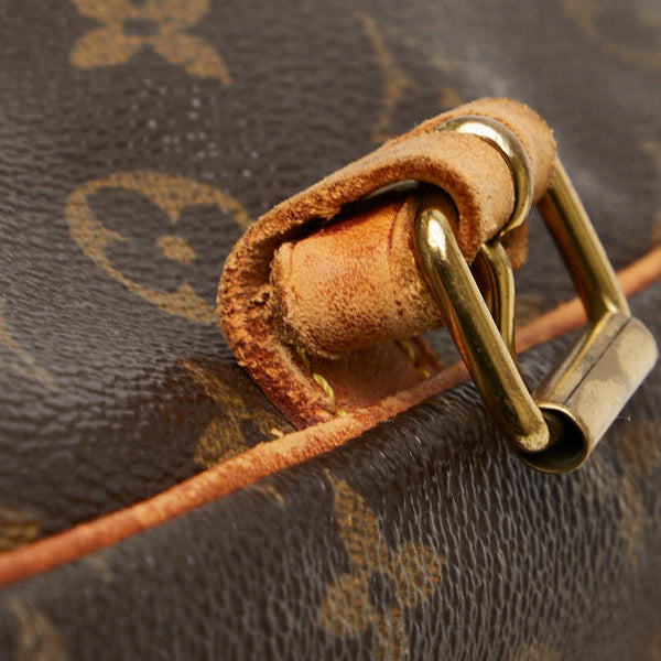 ルイ ヴィトン モノグラム ソミュール30 斜め掛け ショルダーバッグ M42256 ブラウン PVC レザー レディース LOUIS VUITTON 【中古】