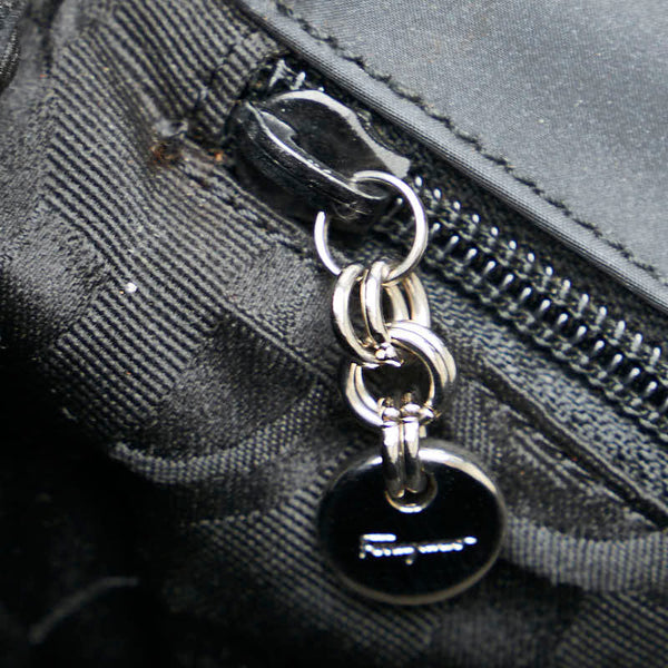 サルヴァトーレフェラガモ ガンチーニ ハンドバッグ ショルダーバッグ 2WAY AU-21 8865 ブラック ナイロン レディース Salvatore Ferragamo 【中古】