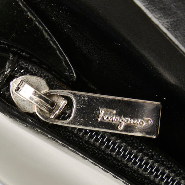 サルヴァトーレフェラガモ ガンチーニ 長財布 ブラック シルバー レザー レディース Salvatore Ferragamo 【中古】