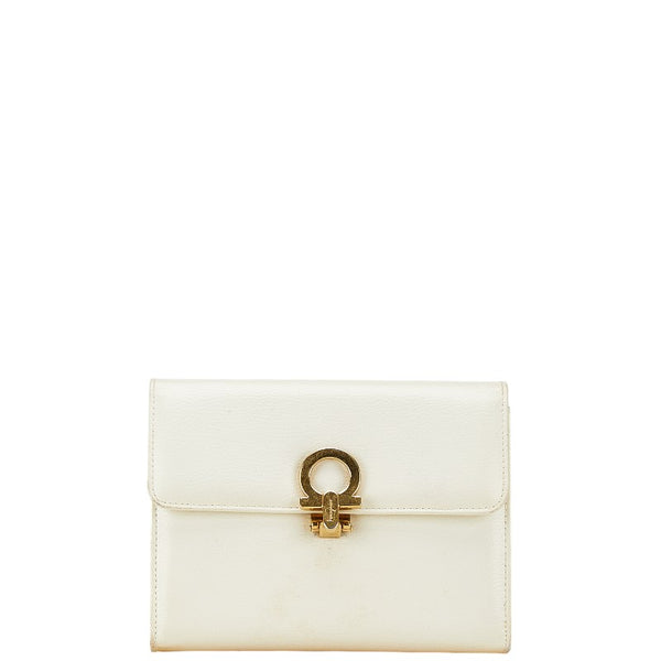 サルヴァトーレフェラガモ ガンチーニ ポーチ 化粧ポーチ ホワイト レザー レディース Salvatore Ferragamo 【中古】