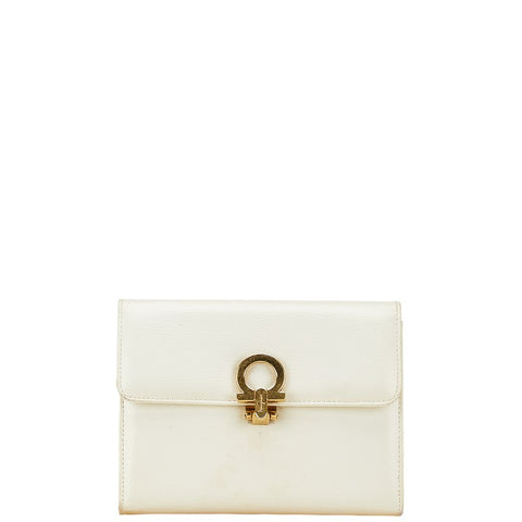 サルヴァトーレフェラガモ ガンチーニ ポーチ 化粧ポーチ ホワイト レザー レディース Salvatore Ferragamo 【中古】