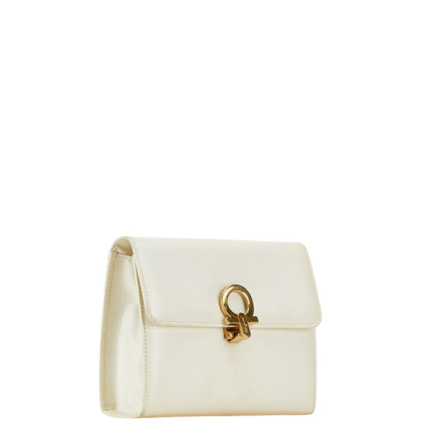 サルヴァトーレフェラガモ ガンチーニ ポーチ 化粧ポーチ ホワイト レザー レディース Salvatore Ferragamo 【中古】