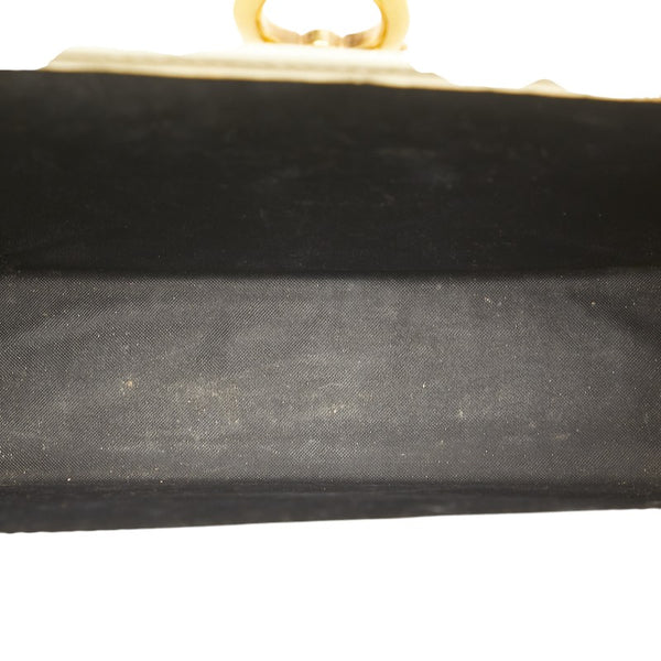 サルヴァトーレフェラガモ ガンチーニ ポーチ 化粧ポーチ ホワイト レザー レディース Salvatore Ferragamo 【中古】