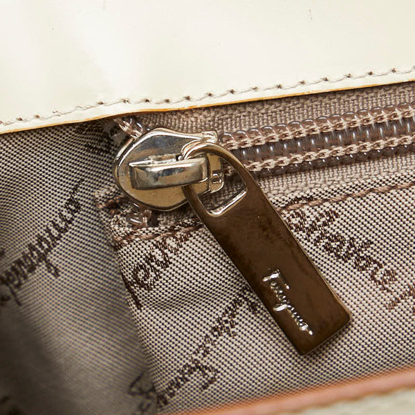 サルヴァトーレフェラガモ ハンドバッグ アイボリーホワイト レザー レディース Salvatore Ferragamo 【中古】