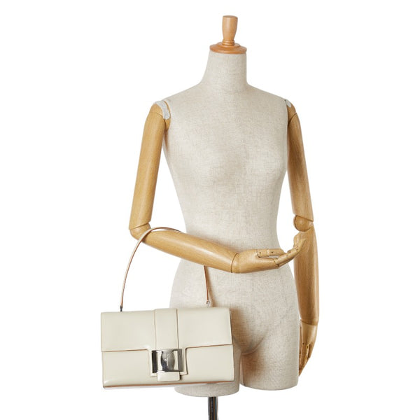 サルヴァトーレフェラガモ ハンドバッグ アイボリーホワイト レザー レディース Salvatore Ferragamo 【中古】