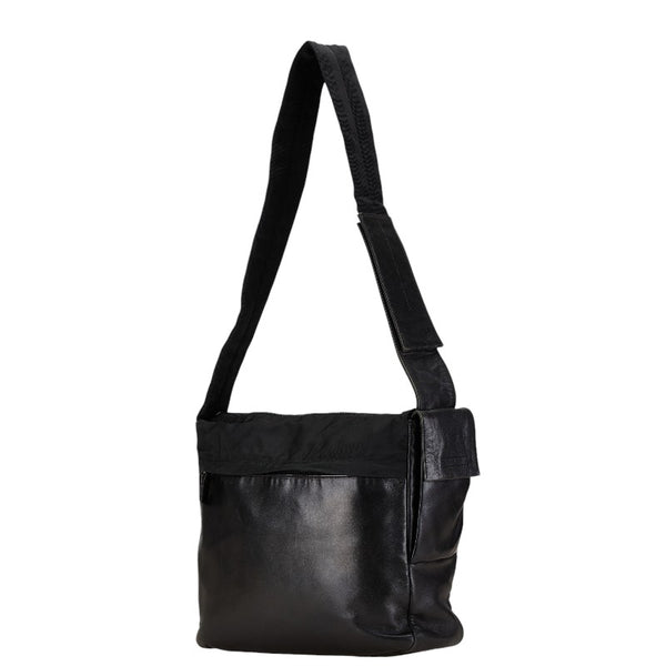 プラダ 斜め掛け ショルダーバッグ  ブラック ナイロン レザー レディース PRADA 【中古】