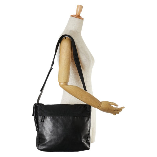 プラダ 斜め掛け ショルダーバッグ  ブラック ナイロン レザー レディース PRADA 【中古】