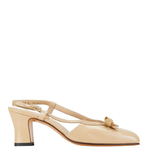 サルヴァトーレフェラガモ リボンモチーフ パンプス ベージュ エナメル レディース Salvatore Ferragamo 【中古】