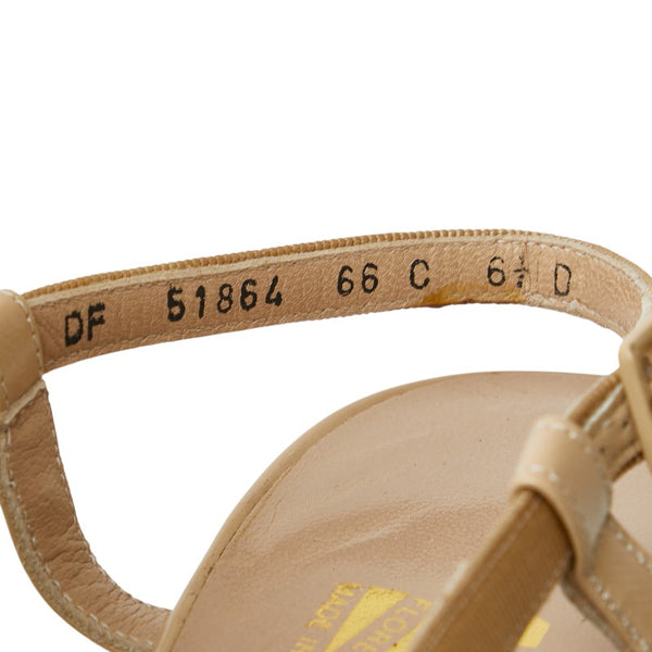 サルヴァトーレフェラガモ リボンモチーフ パンプス ベージュ エナメル レディース Salvatore Ferragamo 【中古】